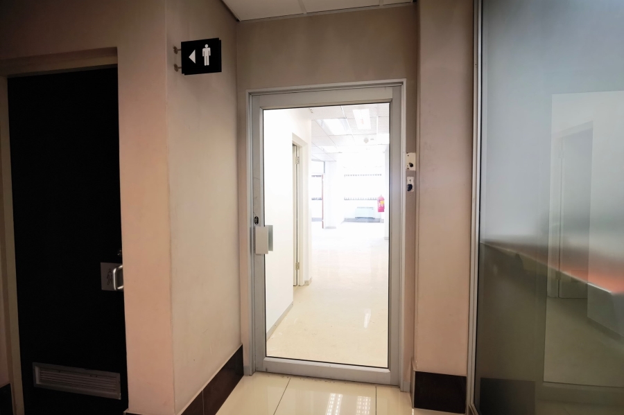 To Let commercial Property for Rent in Mowbray Western Cape